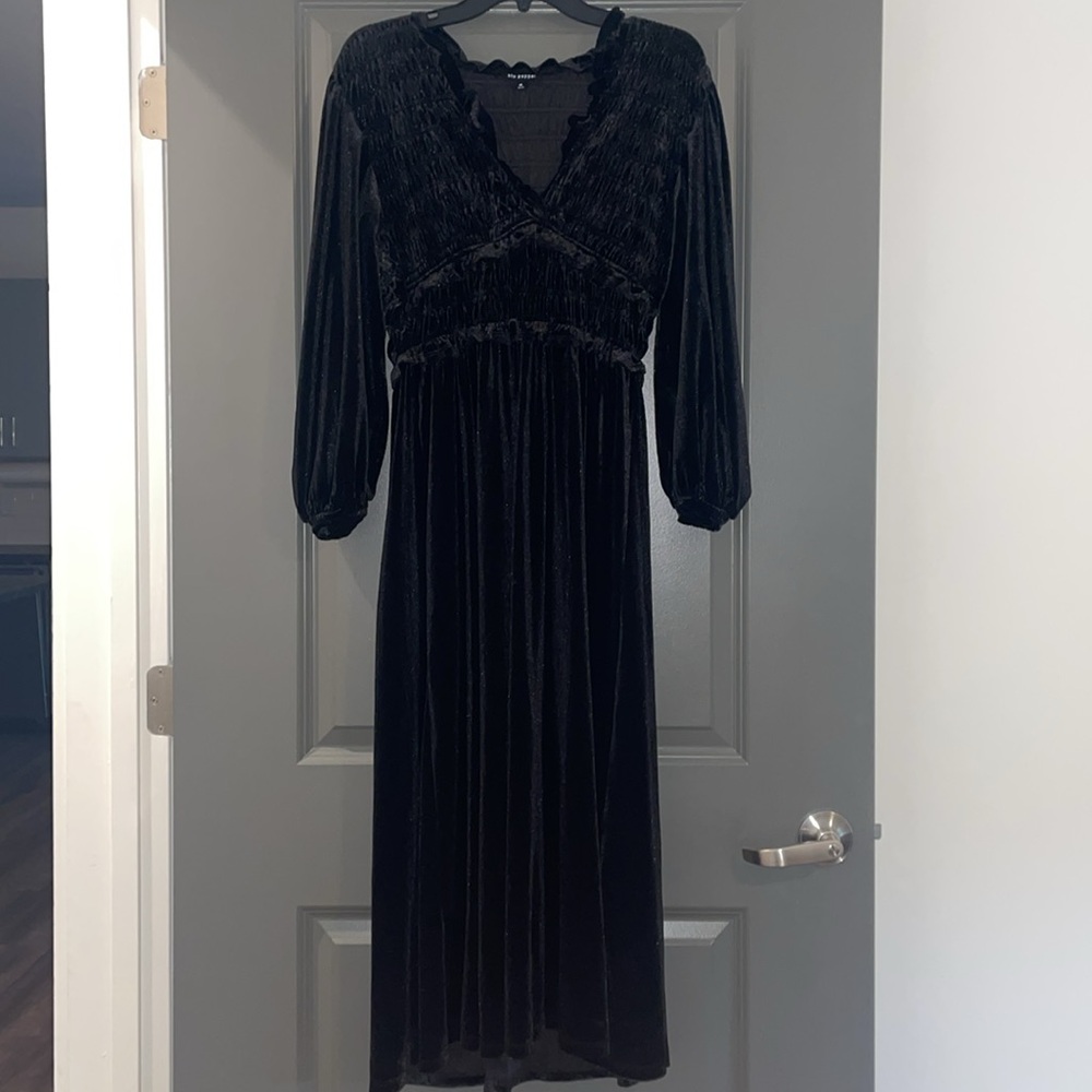 Blu Pepper Velvet Black Dress - Picture 4 of 4